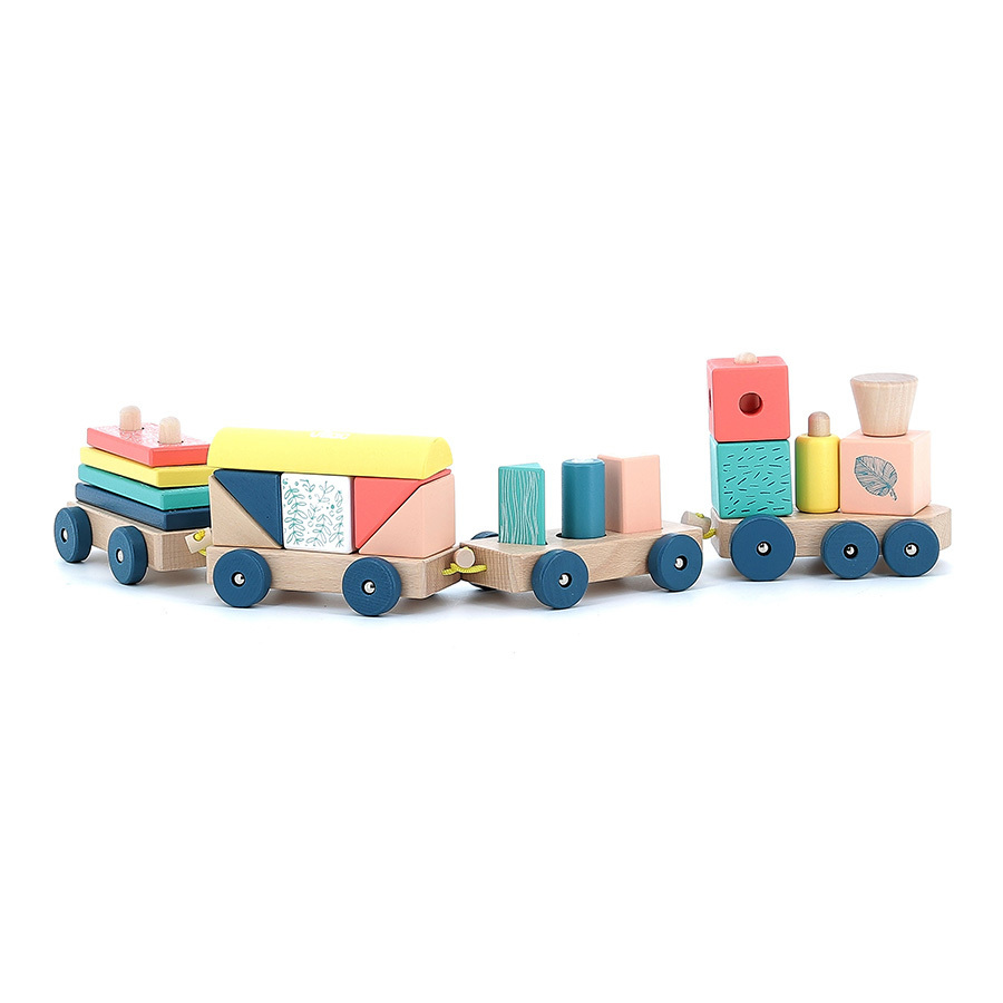 Train en bois avec 13 cubes de construction