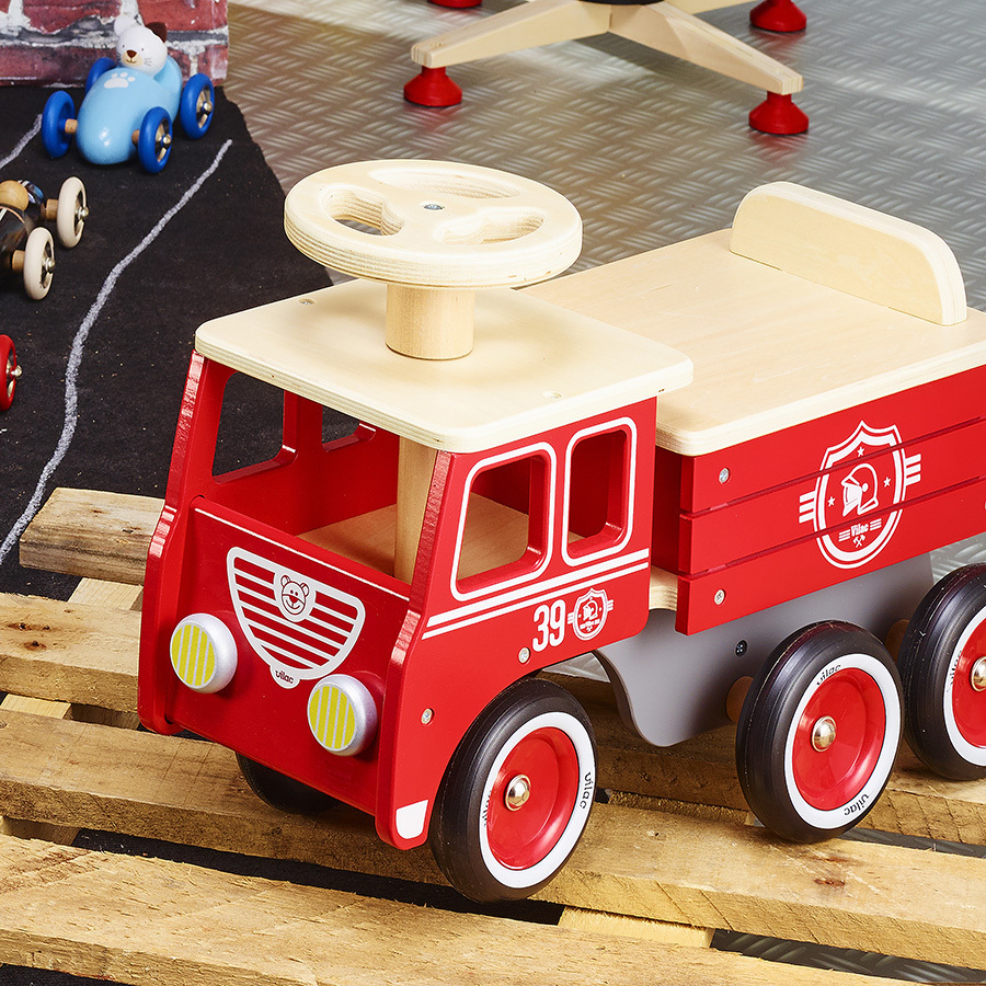 Porteur camion de pompiers en bois - Made in Bébé