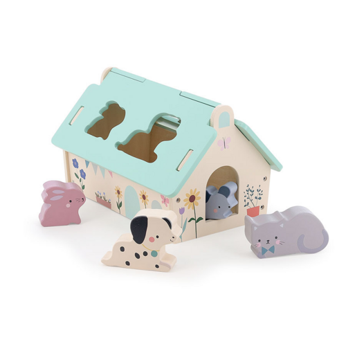 First discoveries - Tiny House shape sorter - Sarah Betz
